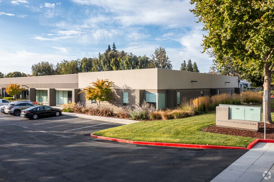 777 E Middlefield Rd, Mountain View, CA à louer - Photo de l’immeuble – Image 2 sur 9