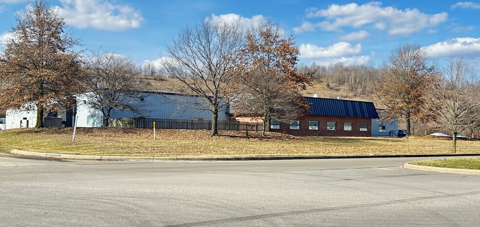 5695 Eco Pky, Frazeysburg, OH à louer - Photo de l’immeuble – Image 2 sur 5