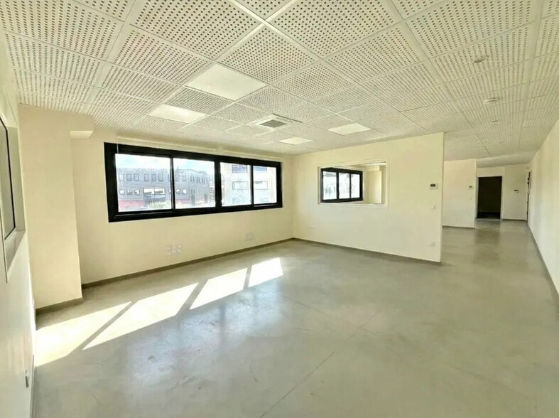 Bureau dans Fréjus à louer - Photo intérieure – Image 1 sur 6