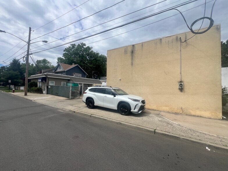 262 Rutherford Blvd, Clifton, NJ à vendre - Photo de l’immeuble – Image 3 sur 8