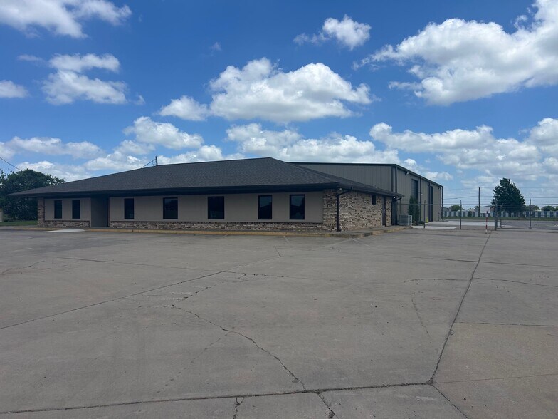 2404 S Broadway St, Oklahoma City, OK à louer - Photo de l’immeuble – Image 3 sur 12