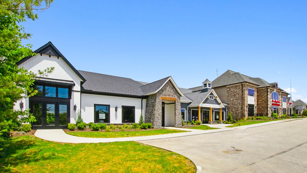 7976 Mayfield Rd, Chesterland, OH à louer - Photo de l’immeuble – Image 2 sur 16