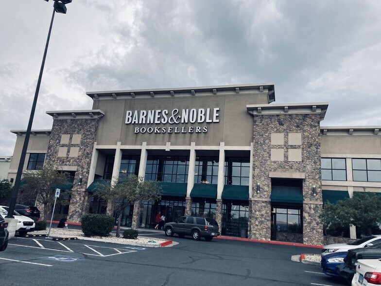 5575-5555 S Virginia St, Reno, NV à louer - Photo de l’immeuble – Image 3 sur 4