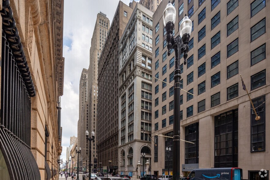 19 S LaSalle St, Chicago, IL à louer - Photo principale – Image 1 sur 4