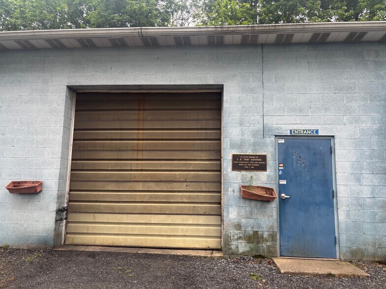 325 E Railroad St, Pottsville, PA à vendre - Photo de l’immeuble – Image 2 sur 31