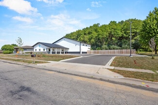 Plus de détails pour 390 Progress Dr, Cottage Grove, WI - Local commercial à vendre