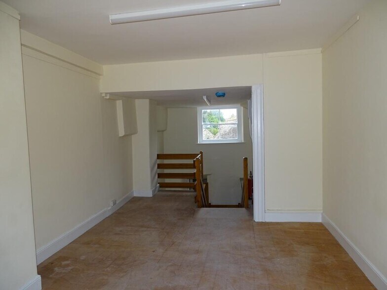 20 Market Place, Warminster à louer - Photo de l’immeuble – Image 3 sur 6