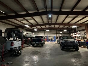 440 N Broadway St, Joshua, TX à louer Photo de l’immeuble– Image 2 sur 13