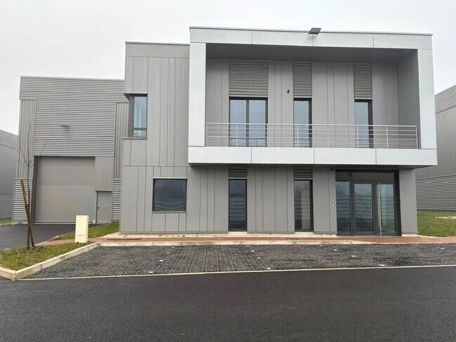 Plus de détails pour Bureau, Local d'activités à louer