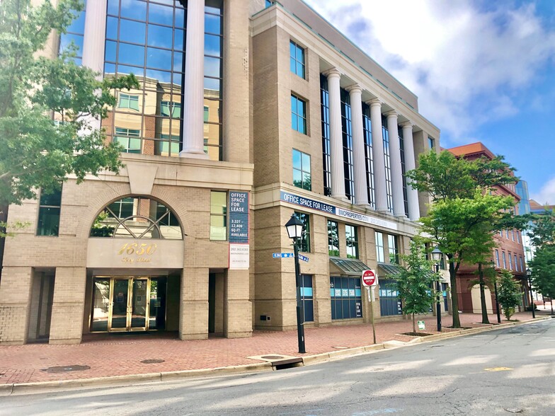 1650 King St, Alexandria, VA à louer - Photo de l’immeuble – Image 3 sur 7