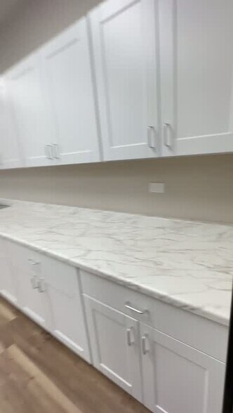 2700 E Chandler Ave, Las Vegas, NV à vendre - Vidéo sur l’annonce professionnelle – Image 3 sur 33