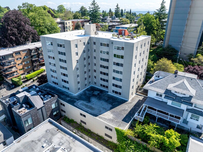 535 13th Ave E, Seattle, WA à vendre - Photo de l’immeuble – Image 3 sur 27