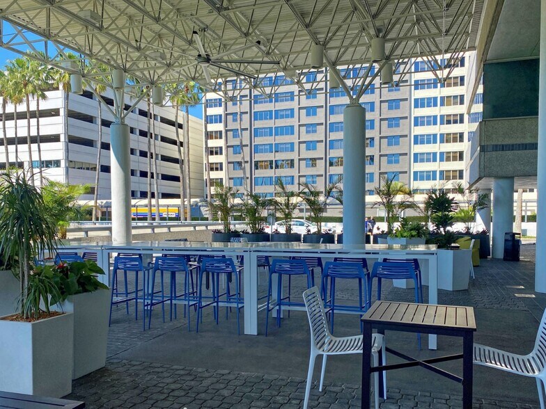 600 N Westshore Blvd, Tampa, FL à louer - Photo de l’immeuble – Image 2 sur 37