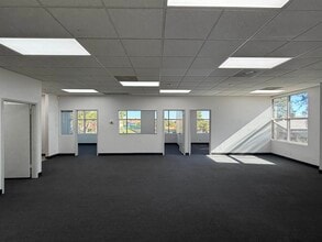 2760 Lake Sahara Dr, Las Vegas, NV à louer Photo intérieure– Image 2 sur 4