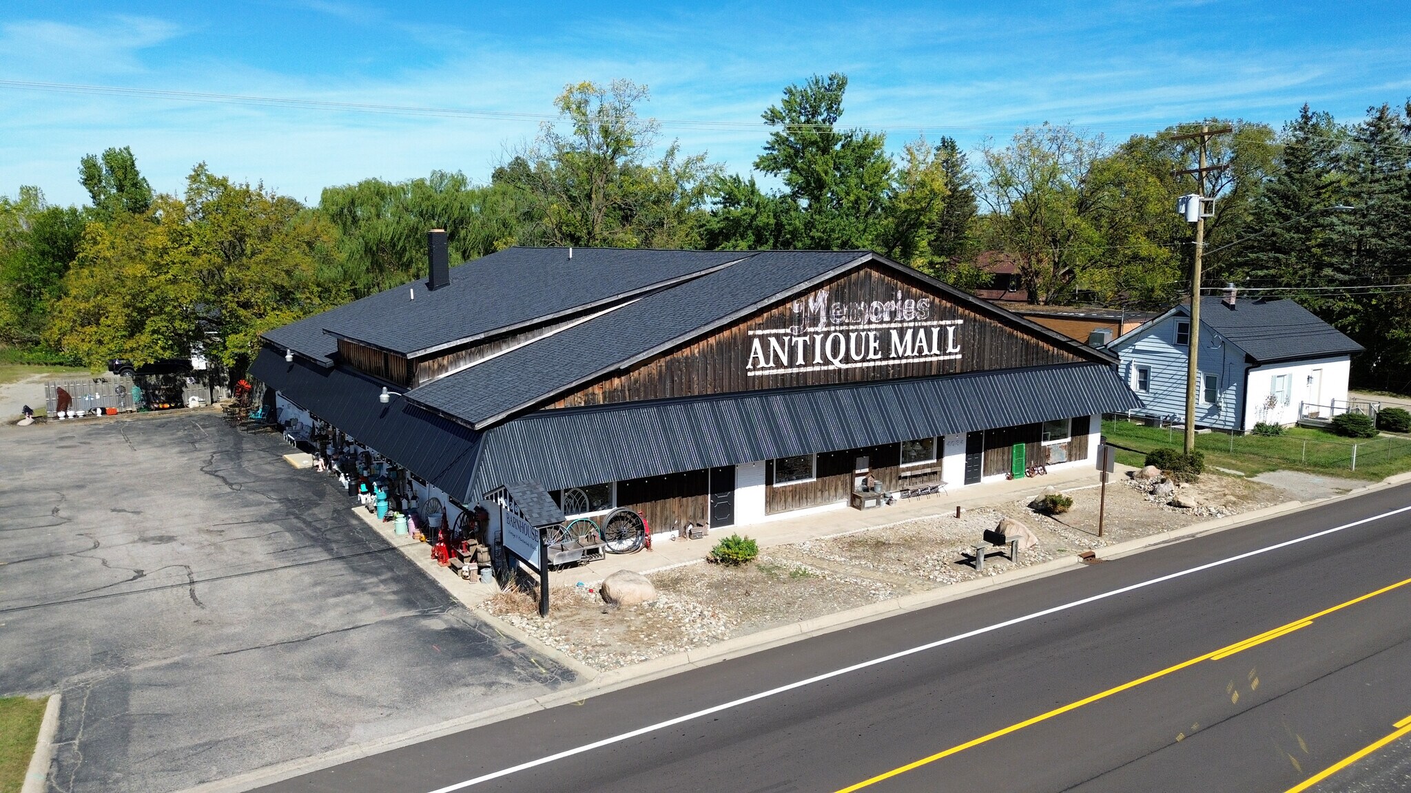 4034-4036 Grand Blanc Rd, Swartz Creek, MI à vendre Photo de l’immeuble– Image 1 sur 35