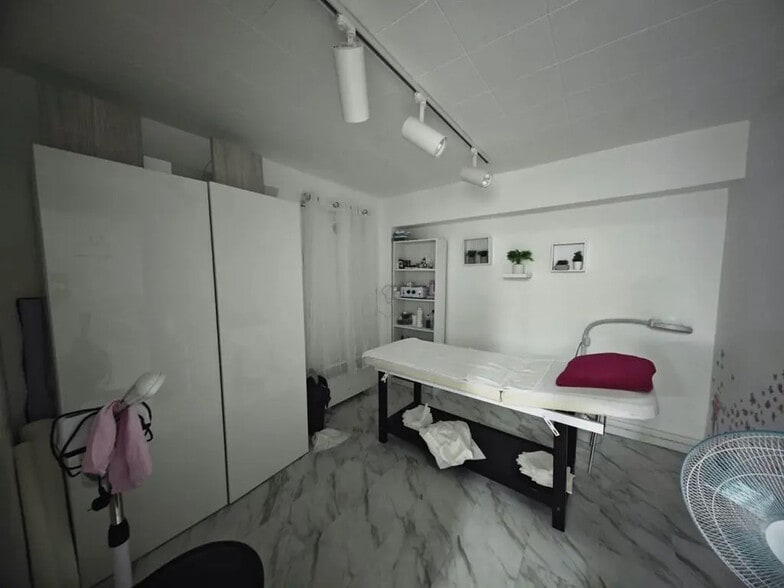 Local commercial dans Paris à louer - Photo de l’immeuble – Image 3 sur 5