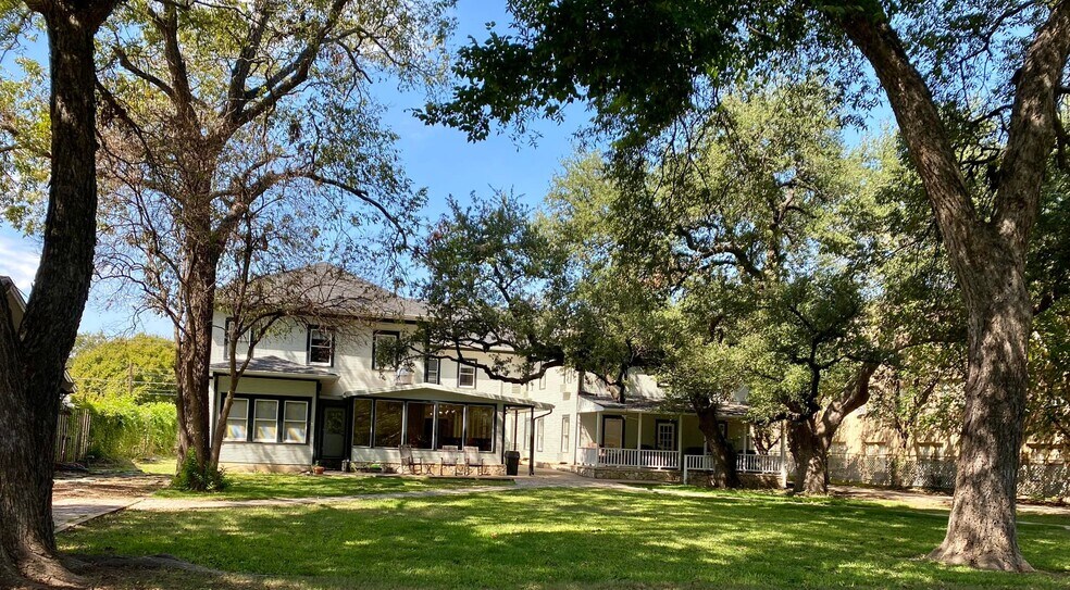 205 SW Barnard St, Glen Rose, TX à vendre - Photo principale – Image 1 sur 41