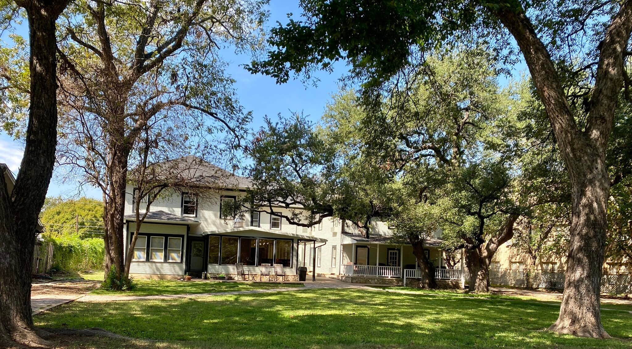 205 SW Barnard St, Glen Rose, TX à vendre Photo principale– Image 1 sur 42