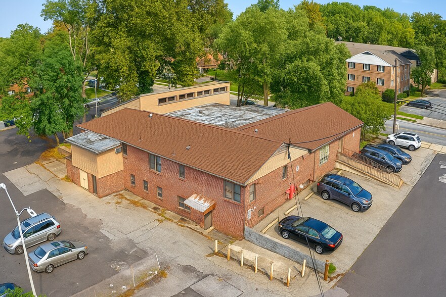 306 W Logan St, Norristown, PA à vendre - Photo de l’immeuble – Image 3 sur 12