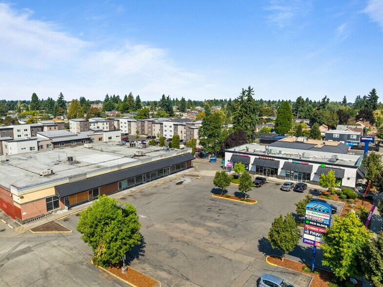 Seventy Two Pacific Retail Center portefeuille de 2 biens à vendre sur LoopNet.fr - Photo de l’immeuble – Image 3 sur 8