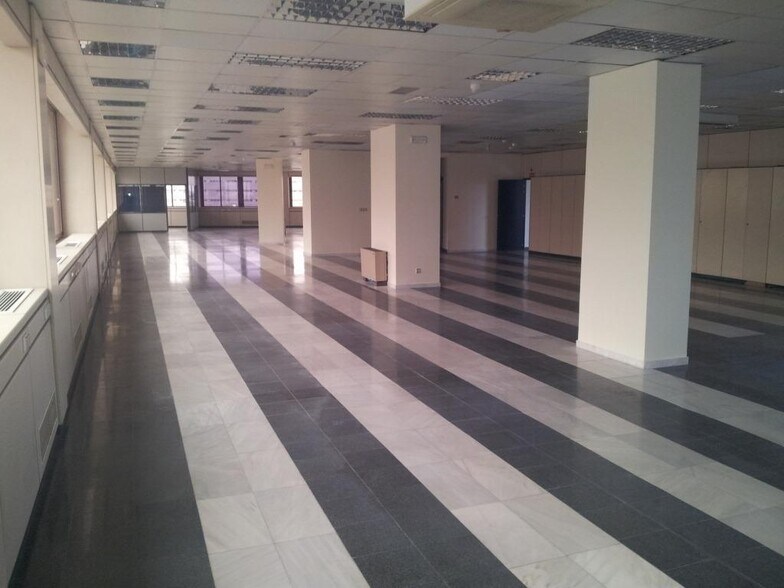 Bureau dans Sevilla, Sevilla à louer - Photo de l’immeuble – Image 2 sur 12