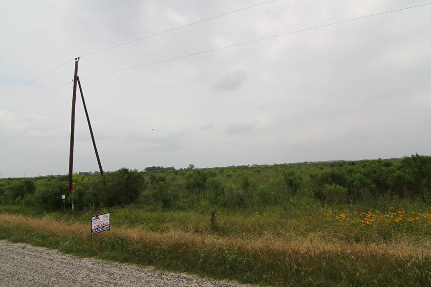 207 & S H 60, East Bernard, TX à vendre - Photo de l’immeuble – Image 2 sur 6