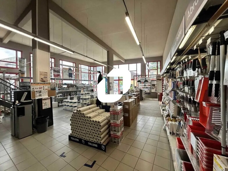 Local commercial dans Houilles à louer - Photo de l’immeuble – Image 2 sur 16