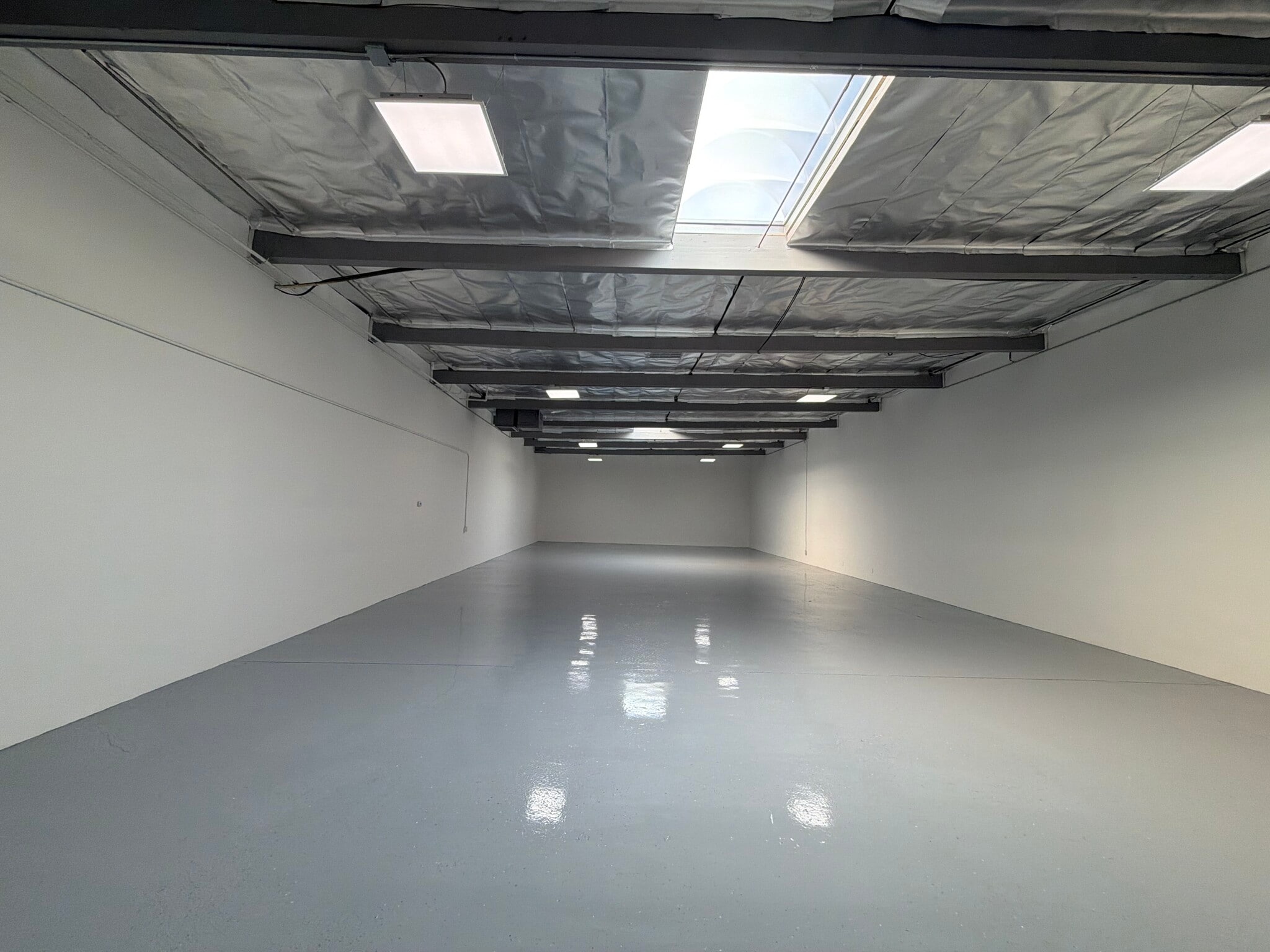 8101-8117 Orion Ave, Van Nuys, CA à louer Photo intérieure– Image 1 sur 8