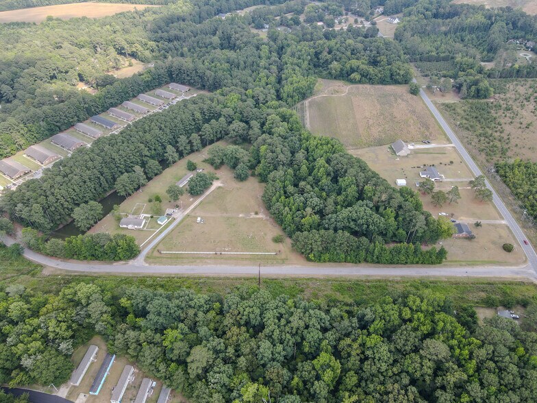 511 Hughes Rd, Fayetteville, NC à vendre - Photo de l’immeuble – Image 2 sur 6