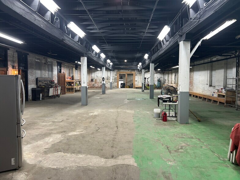 611 S Monroe St, Baltimore, MD à vendre - Photo de l’immeuble – Image 2 sur 13