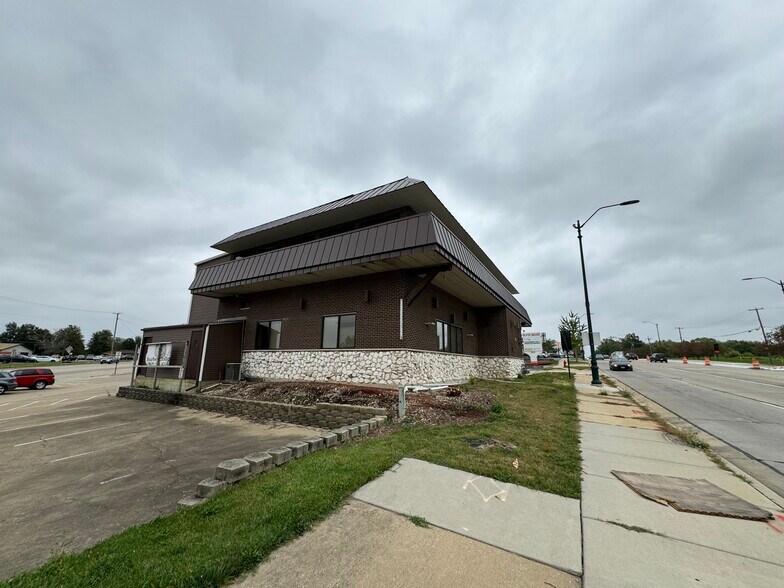 1523 Plainfield Rd, Joliet, IL à louer - Photo de l’immeuble – Image 3 sur 8