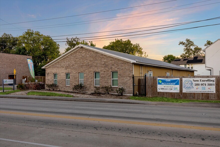 6212 N Main St, Houston, TX à vendre - Photo de l’immeuble – Image 3 sur 10