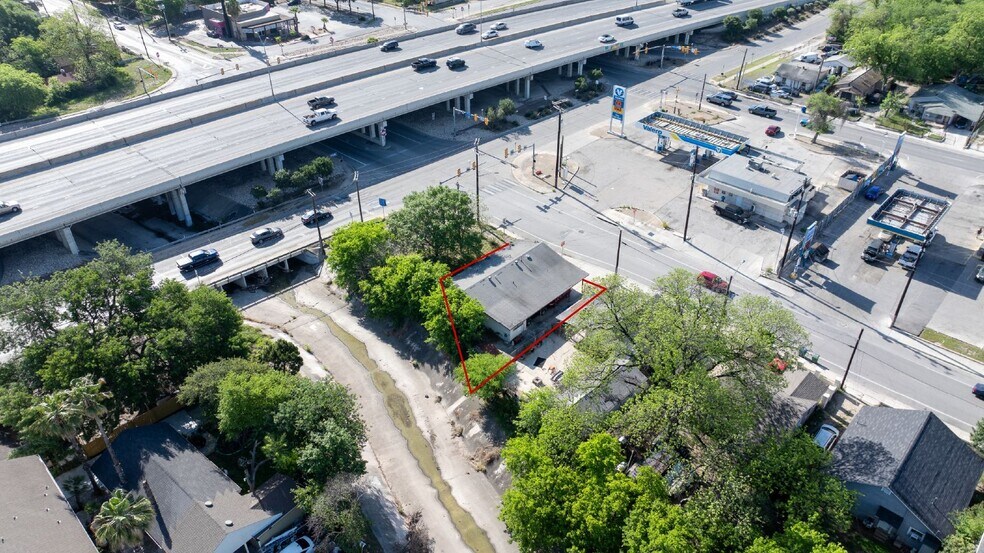 607 W Theo Ave, San Antonio, TX à vendre - Photo de l’immeuble – Image 3 sur 7