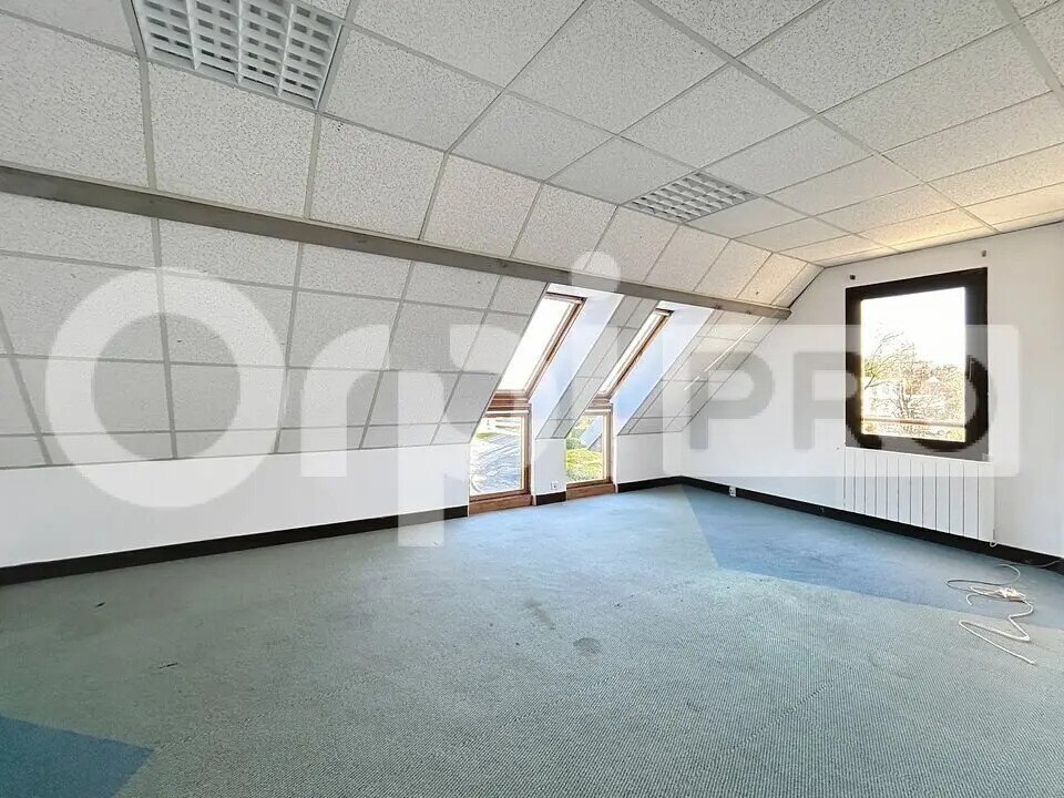 Bureau dans Clermont à louer Photo de l’immeuble– Image 1 sur 7