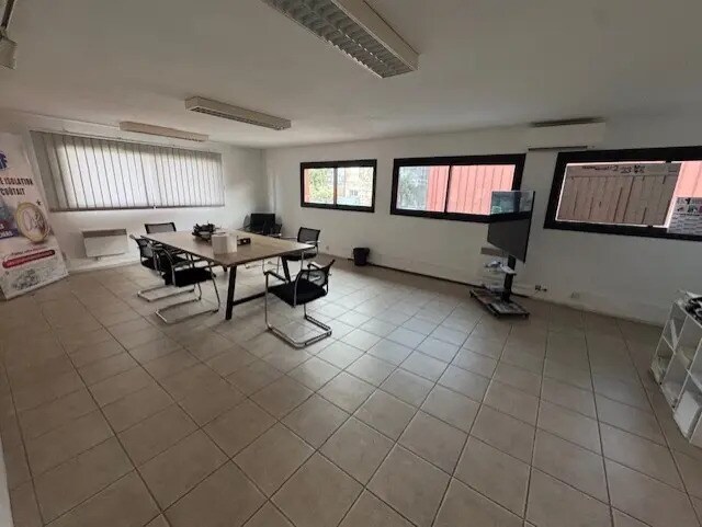 Bureau dans Mouans-Sartoux à louer - Photo de l’immeuble – Image 3 sur 7