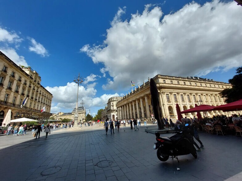 Local commercial dans Bordeaux à louer - Photo de l’immeuble – Image 2 sur 3