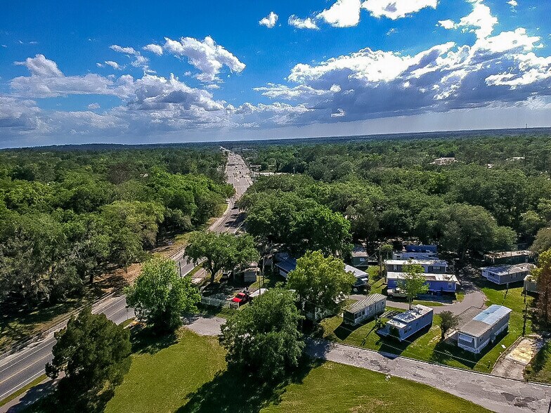615 Old Hospital Dr, Brooksville, FL à vendre - Photo de l’immeuble – Image 3 sur 79