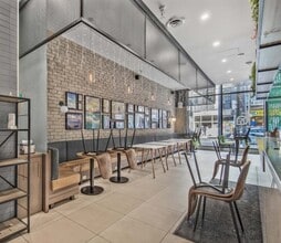 570 Bay St, Toronto, ON à louer Photo intérieure– Image 2 sur 5