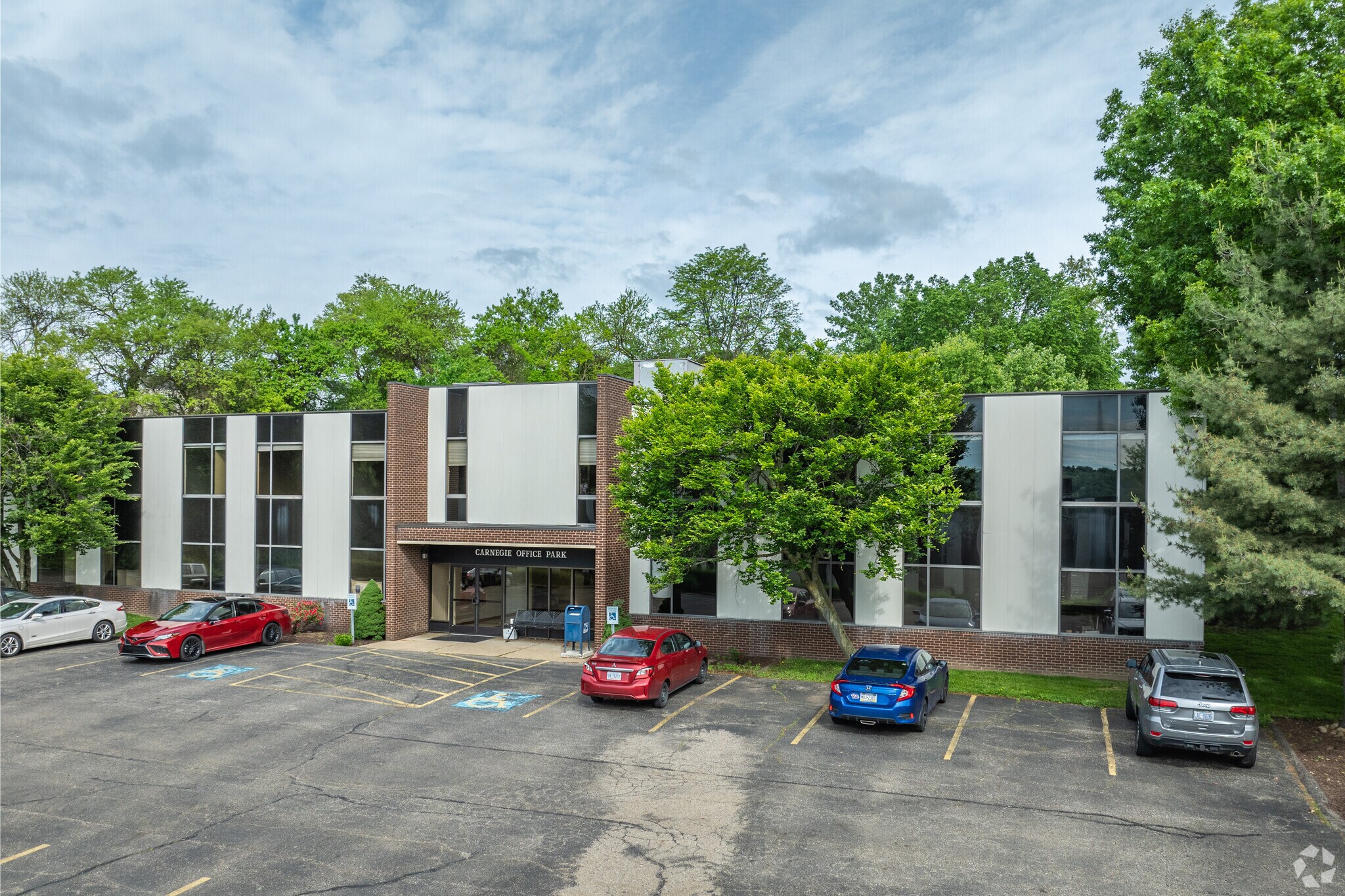 600 N Bell Ave, Carnegie, PA à louer Photo de l’immeuble– Image 1 sur 12