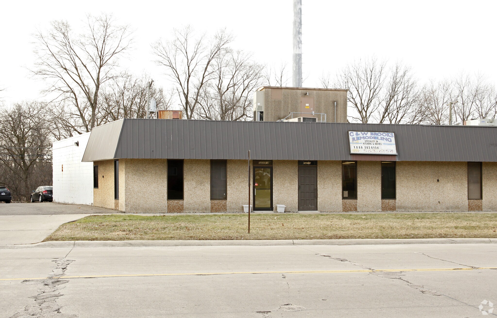 24205-24215 Ann Arbor Trl, Dearborn Heights, MI à louer Photo principale– Image 1 sur 3