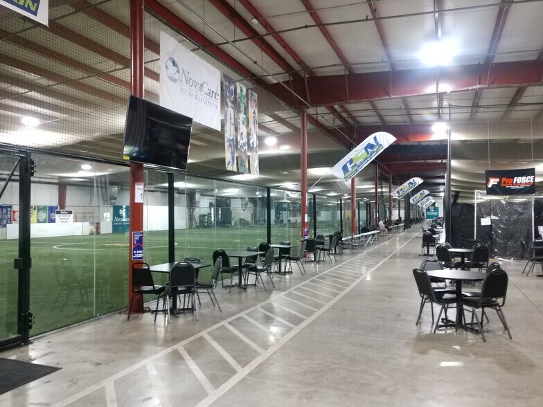 5999 Meijer Dr, Milford, OH à louer - Photo intérieure – Image 2 sur 8