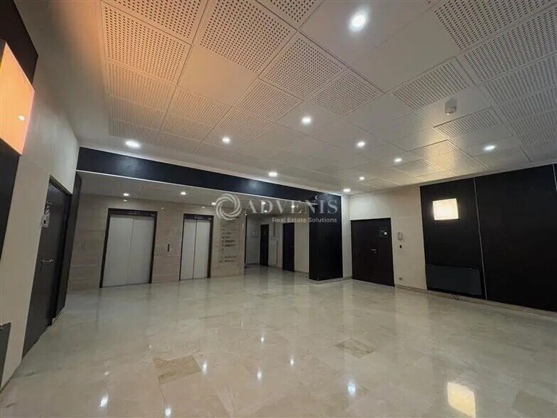 Bureau dans Meudon à louer - Hall d’entrée – Image 2 sur 5