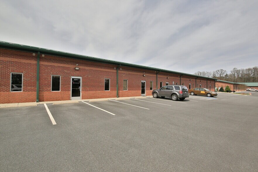 2024 Independence Commerce Dr, Matthews, NC à louer - Photo de l’immeuble – Image 3 sur 3