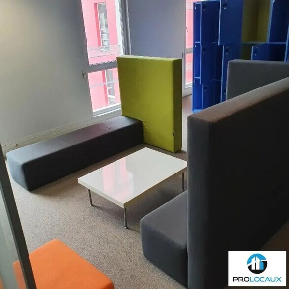 Bureau dans Grenoble à louer - Photo de l’immeuble – Image 3 sur 12