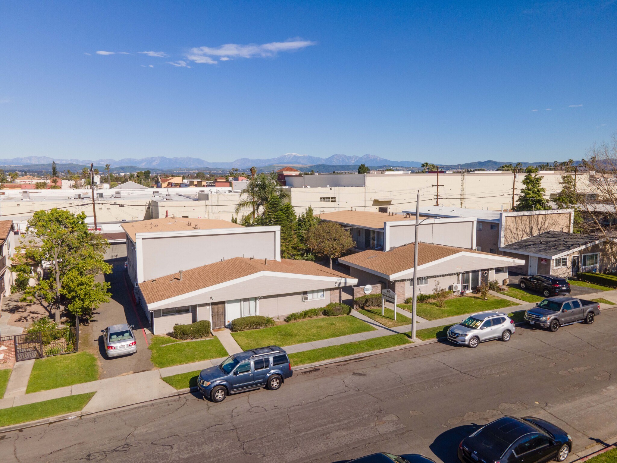 2109 E Westport Dr, Anaheim, CA à vendre Photo principale– Image 1 sur 13