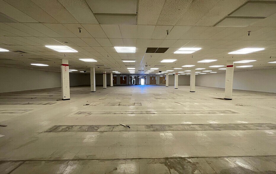 2275 E Florida Ave, Hemet, CA à louer - Photo intérieure – Image 3 sur 5