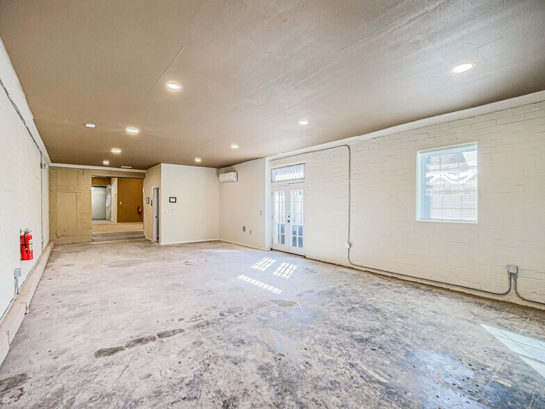 3320 Alameda Ave, El Paso, TX à louer - Photo de l’immeuble – Image 2 sur 16