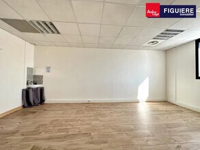 190 Rue Marcelle Isoard, Aix-en-Provence à louer Photo de l’immeuble– Image 1 sur 2