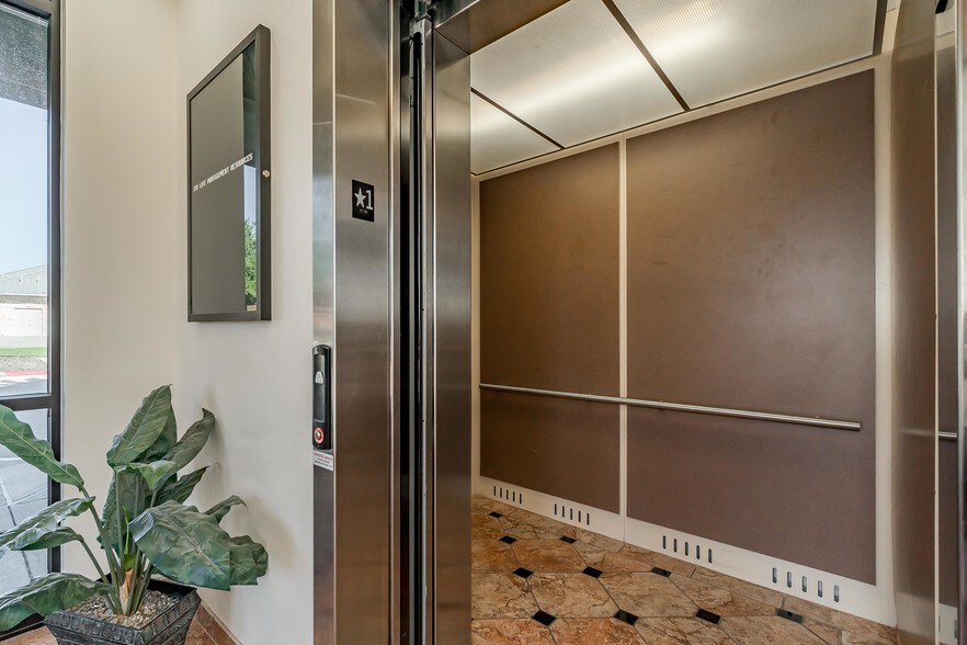1575 RedBud Blvd, McKinney, TX à louer - Hall d’entrée – Image 2 sur 39