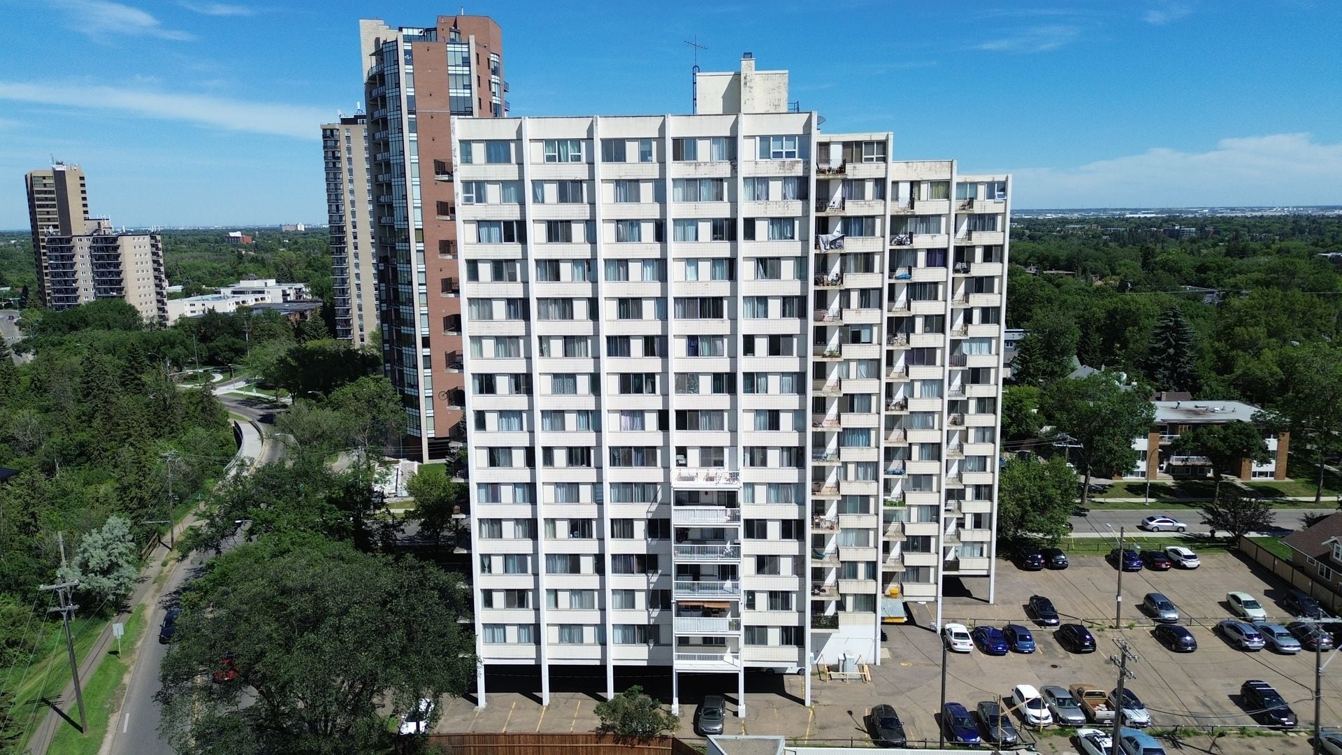 10101 Saskatchewan Dr NW, Edmonton, AB à vendre Photo principale– Image 1 sur 13
